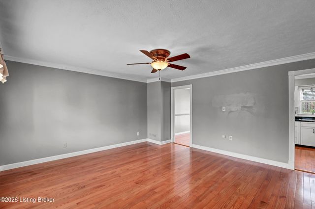 7624 Greenfield Ave, Louisville, KY 40214