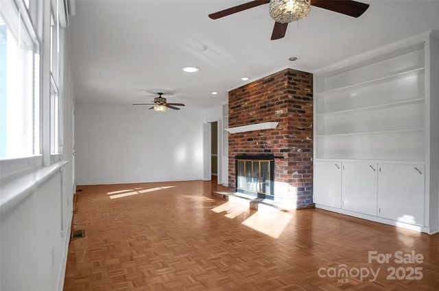 1925 Montclair Avenue, Gastonia, NC 28054