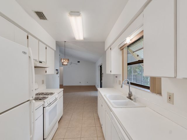 717 Doctor Avenue, Sebastian, FL 32958