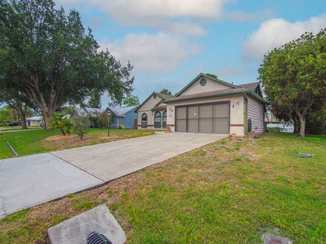 717 Doctor Avenue, Sebastian, FL 32958