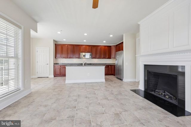 2213 OBERLIN DR, Woodbridge, VA 22191