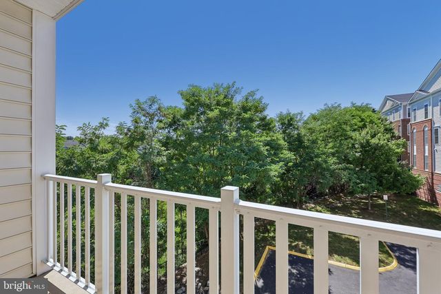 2213 OBERLIN DR, Woodbridge, VA 22191