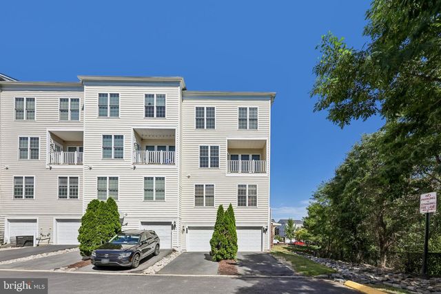 2213 OBERLIN DR, Woodbridge, VA 22191