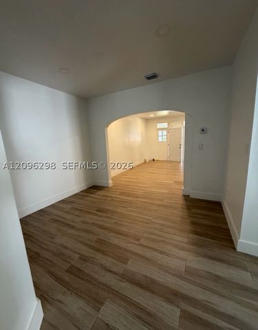 1022 SW 12th St B, Miami, FL 33129