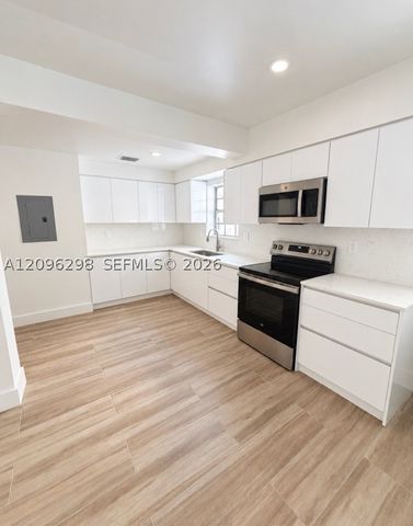 1022 SW 12th St B, Miami, FL 33129