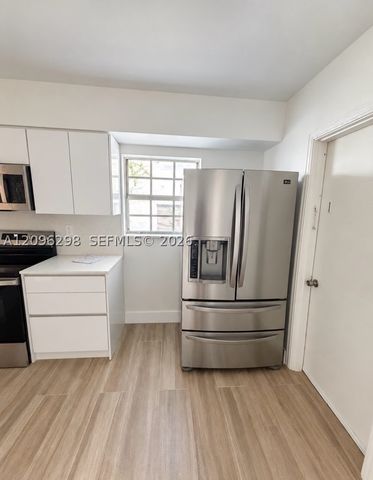 1022 SW 12th St B, Miami, FL 33129
