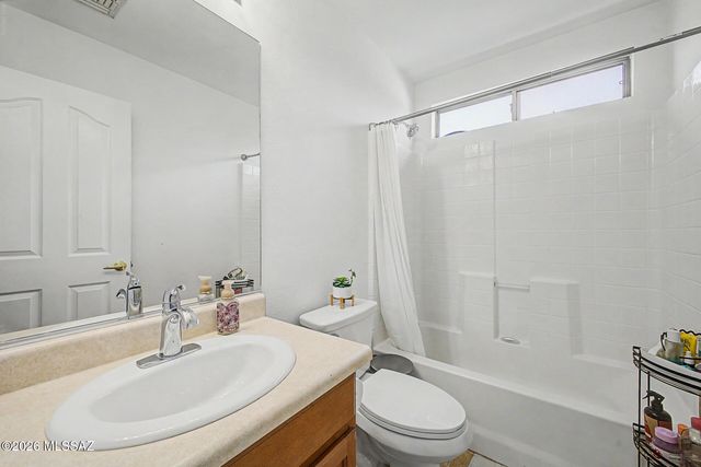 6863 S Cottontail Run Avenue, Tucson, AZ 85756