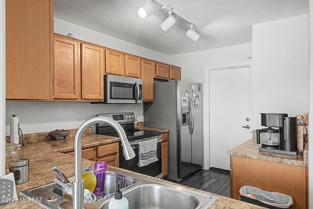 6863 S Cottontail Run Avenue, Tucson, AZ 85756