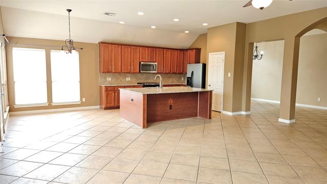 20805 Prestwick DR, Hutto, TX 78634