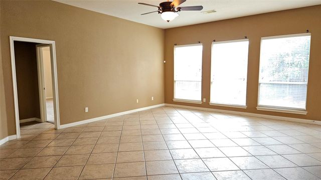 20805 Prestwick DR, Hutto, TX 78634