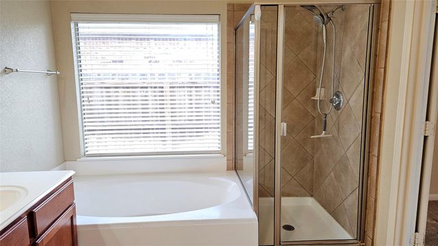 20805 Prestwick DR, Hutto, TX 78634