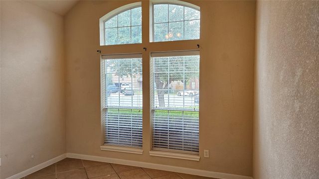 20805 Prestwick DR, Hutto, TX 78634