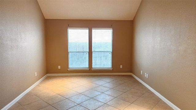 20805 Prestwick DR, Hutto, TX 78634