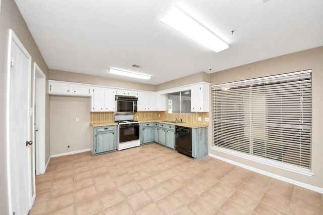 30202 E Geneva Drive, Spring, TX 77386