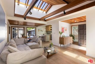 5850 Vesper Avenue, Van Nuys (los Angeles), CA 91411