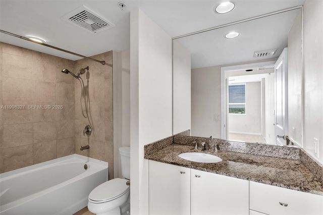 610 W Las Olas Blvd 1121N, Fort Lauderdale, FL 33312