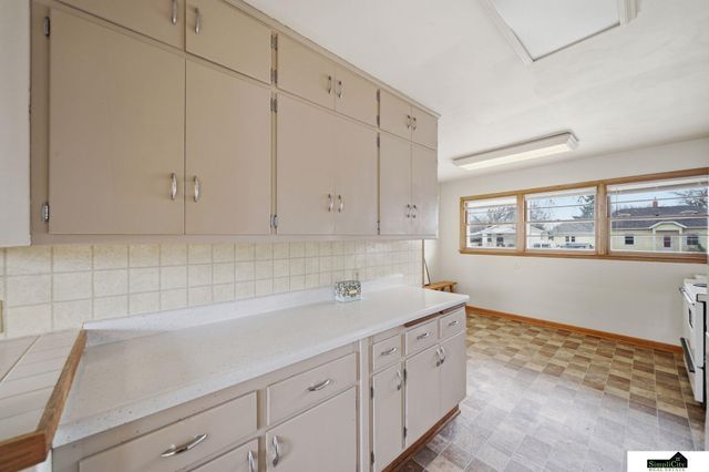 624 S 56 Street, Lincoln, NE 68510