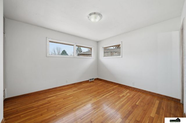 624 S 56 Street, Lincoln, NE 68510