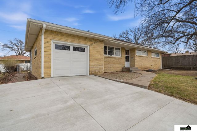 624 S 56 Street, Lincoln, NE 68510