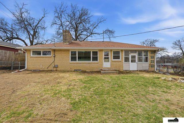 624 S 56 Street, Lincoln, NE 68510