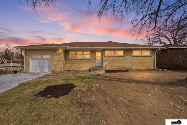 624 S 56 Street, Lincoln, NE 68510