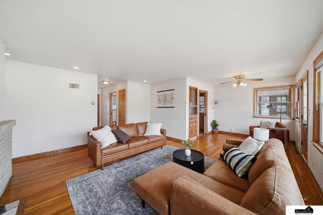 624 S 56 Street, Lincoln, NE 68510