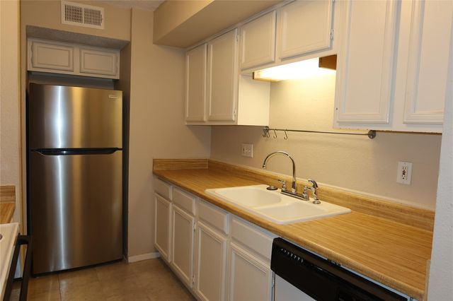 4159 Steck Ave 148, Austin, TX 78759