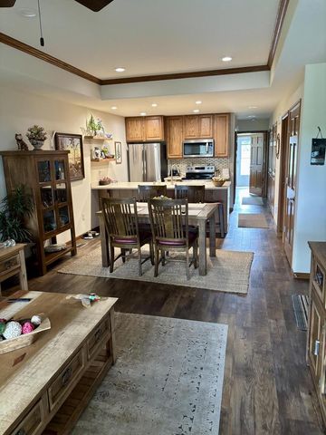 1327 S Wilson AVENUE, Hartford, WI 53027