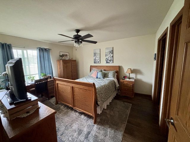 1327 S Wilson AVENUE, Hartford, WI 53027