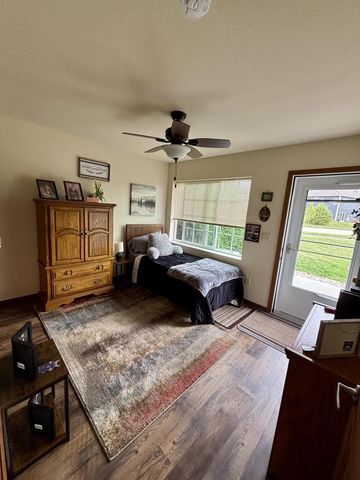 1327 S Wilson AVENUE, Hartford, WI 53027