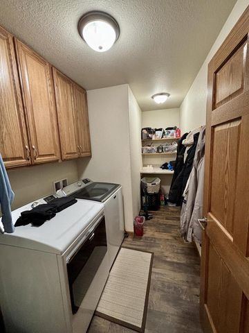 1327 S Wilson AVENUE, Hartford, WI 53027