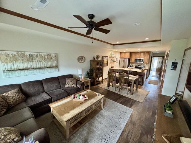 1327 S Wilson AVENUE, Hartford, WI 53027