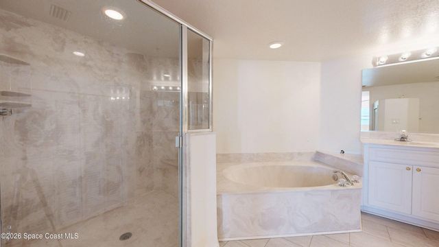 8924 Puerto Del Rio Drive 501, Cape Canaveral, FL 32920