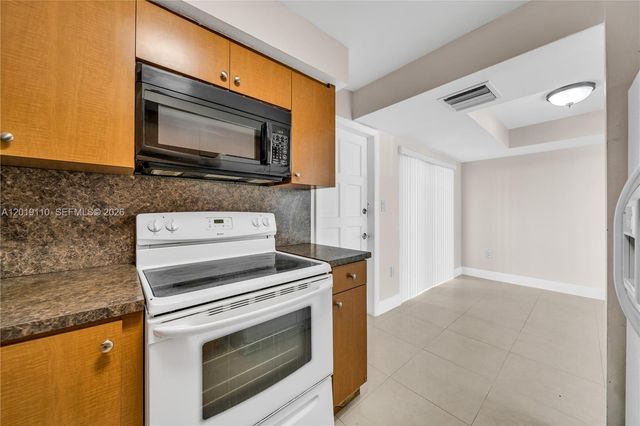 671 W 80th St 0, Hialeah, FL 33014