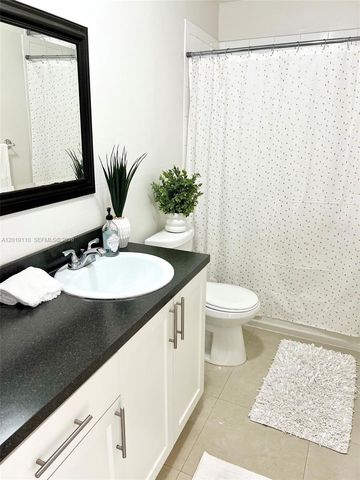 671 W 80th St 0, Hialeah, FL 33014
