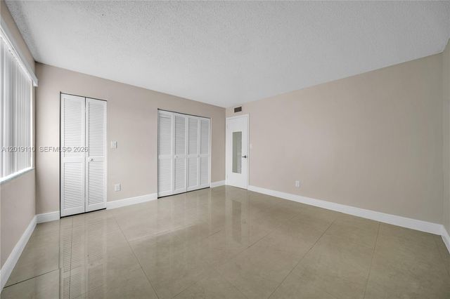 671 W 80th St 0, Hialeah, FL 33014