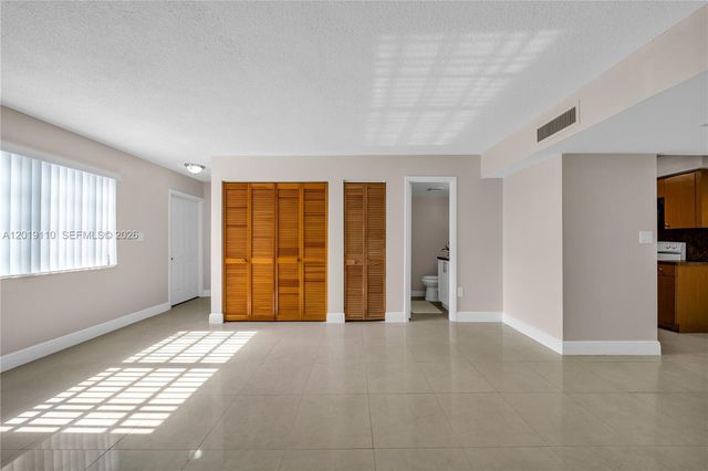 671 W 80th St 0, Hialeah, FL 33014