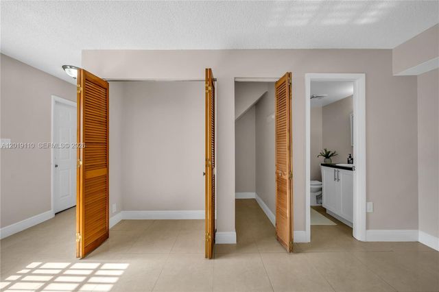 671 W 80th St 0, Hialeah, FL 33014