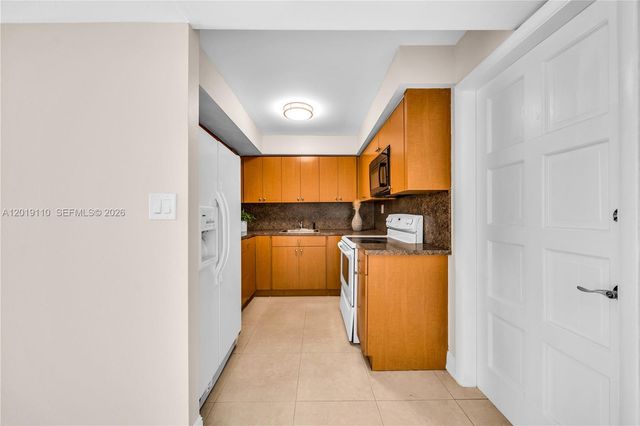 671 W 80th St 0, Hialeah, FL 33014
