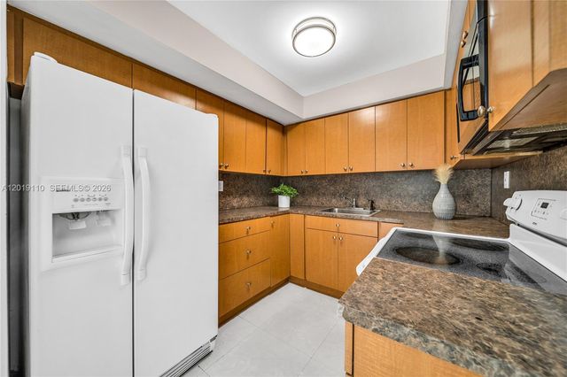 671 W 80th St 0, Hialeah, FL 33014