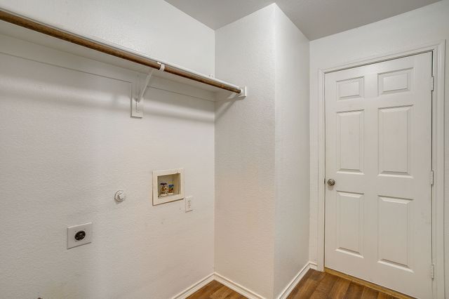 304 Limestone Drive, Alvarado, TX 76009