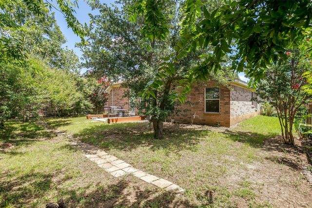 304 Limestone Drive, Alvarado, TX 76009