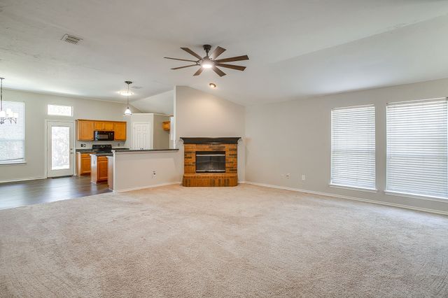 304 Limestone Drive, Alvarado, TX 76009