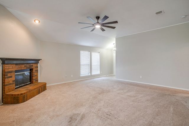 304 Limestone Drive, Alvarado, TX 76009