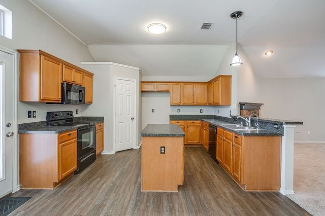 304 Limestone Drive, Alvarado, TX 76009