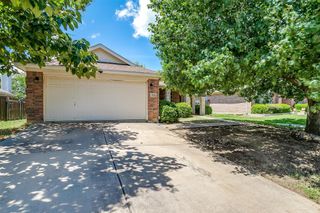 304 Limestone Drive, Alvarado, TX 76009