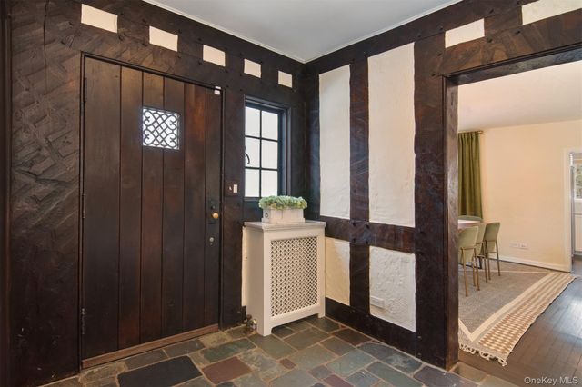 30 Locust Lane, Bronxville, NY 10708