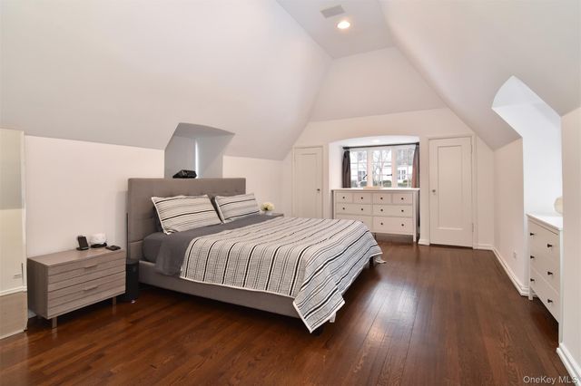 30 Locust Lane, Bronxville, NY 10708