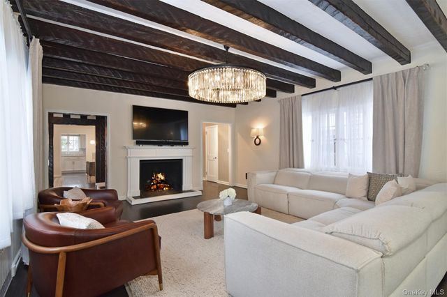 30 Locust Lane, Bronxville, NY 10708