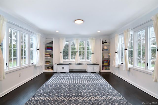 30 Locust Lane, Bronxville, NY 10708